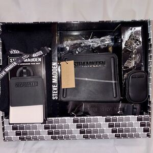 Steve Madden Gift Set Cross Body Straps Scarf Luggage Tag Earbud Case Blue More